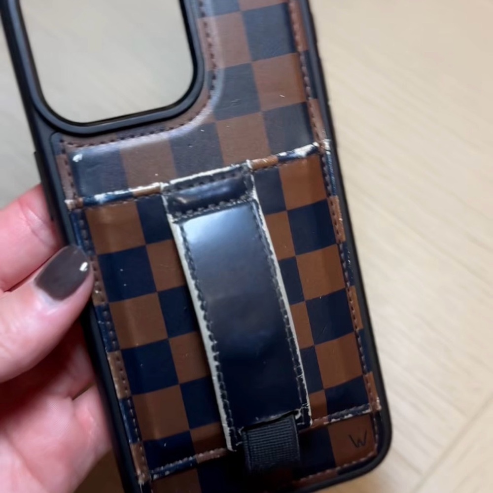 Stylish Checkered Phone Case with Stand - Black and Brown